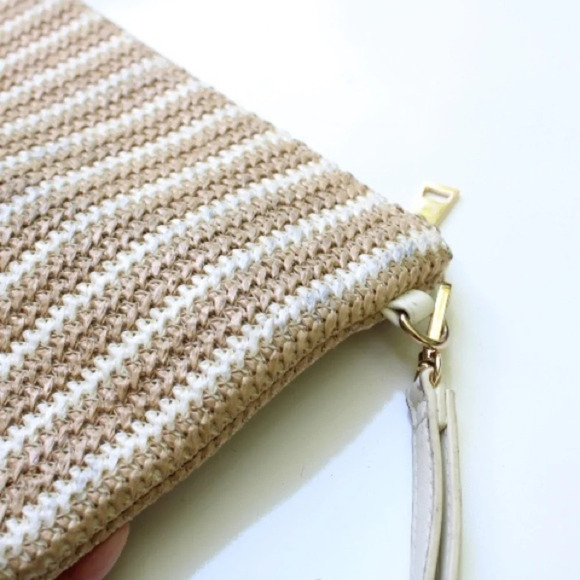 Madison West wristlet - Picture 2 of 6